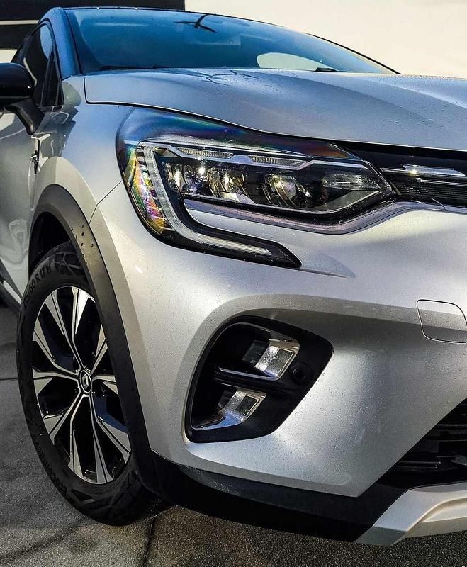 Usado Renault Captur Techno 90 HP (66 kW) 2022 Cinzento SUV