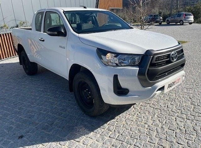 Usado Toyota HiLux 150 HP (110 kW) 2024 Branco Pickup