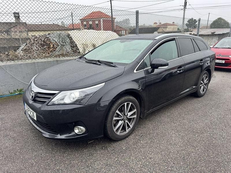 Usado 2015 Toyota Avensis Sedan | € 8.750 - Imagem 1/4