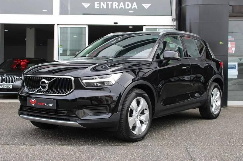Usado Volvo XC40 Momentum 129 HP (94 kW) 2021 Preto SUV