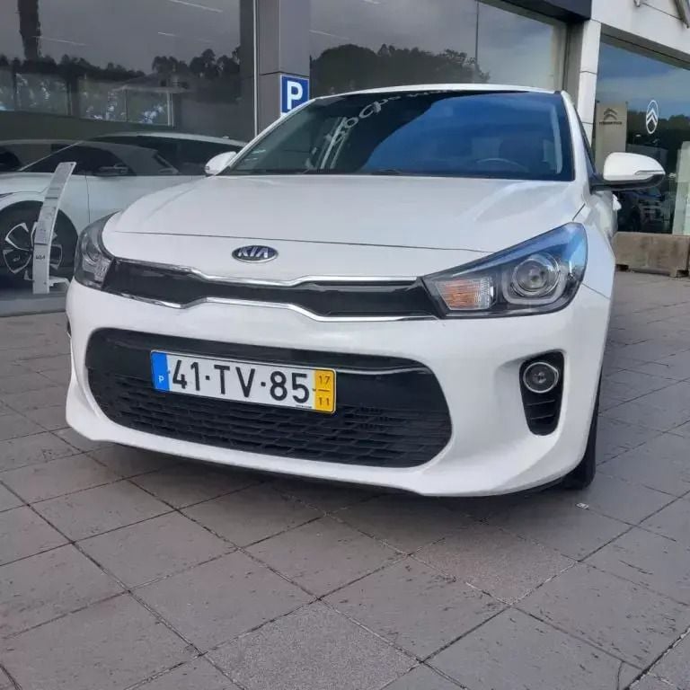 Usado Kia Rio 90 HP (66 kW) 2017 Branco Citadino