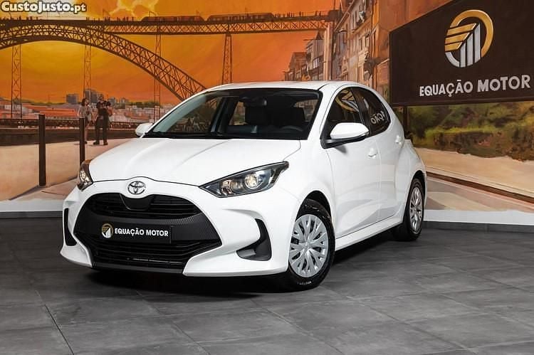 Branco Usado 2021 Toyota Yaris Comfort | € 16.400 (Preço justo) - Imagem 1/1