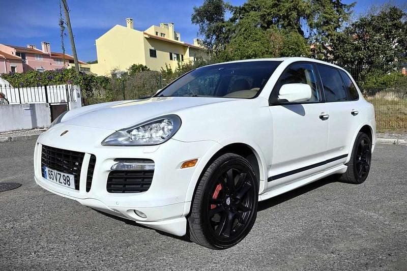 Branco Usado 2010 Porsche Cayenne GTS SUV | € 26.950 - Imagem 1/4