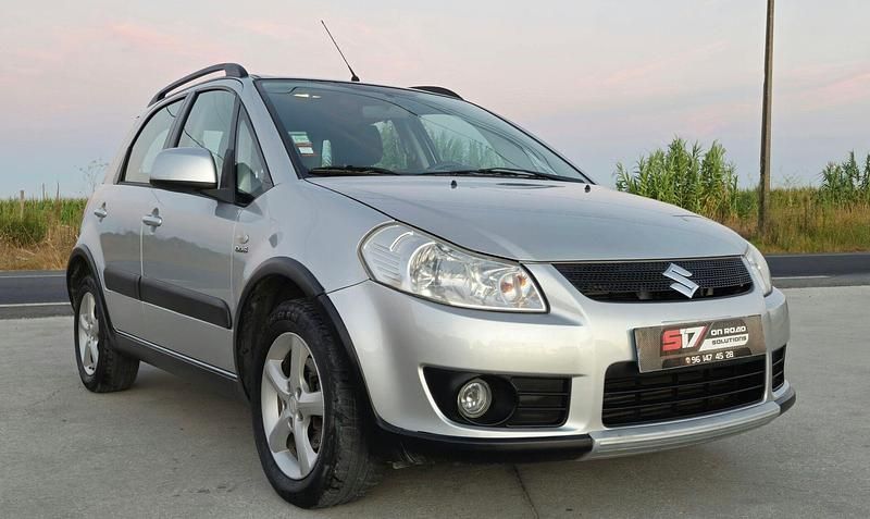 Cinza Usado 2007 Suzuki SX4 GL Carrinha | € 4.500 - Imagem 1/4