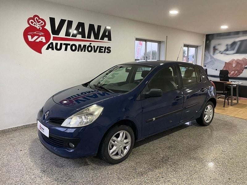 Usado Renault Clio II Dynamique 68 HP (50 kW) 2008 Azul Citadino