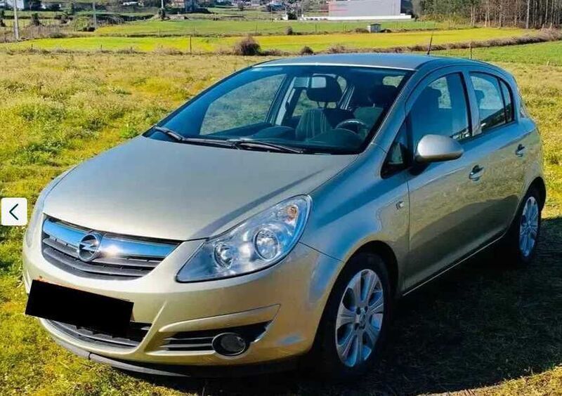 Usado Opel Corsa 75 HP (55 kW) 2009 Sedan