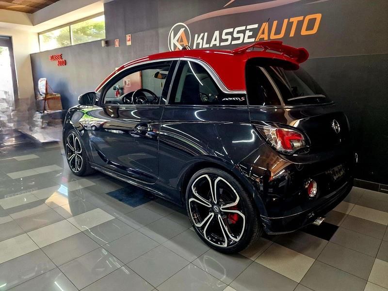 Usado Opel Adam Rocks S 150 HP (110 kW) 2015 Preto Citadino