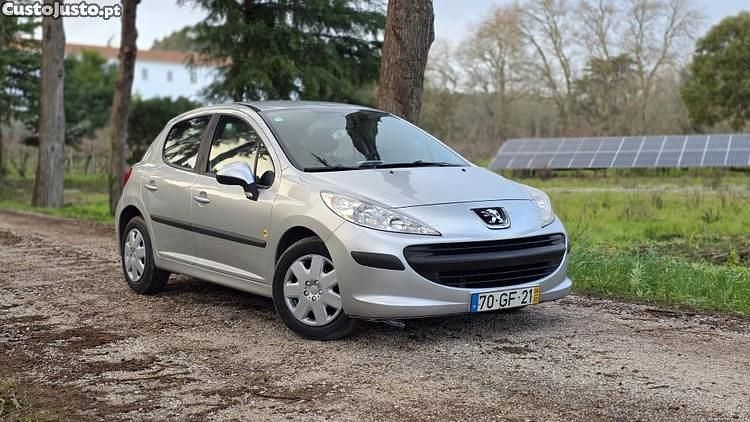 Usado Peugeot 207 95 HP (69 kW) 2008 Branco Sedan
