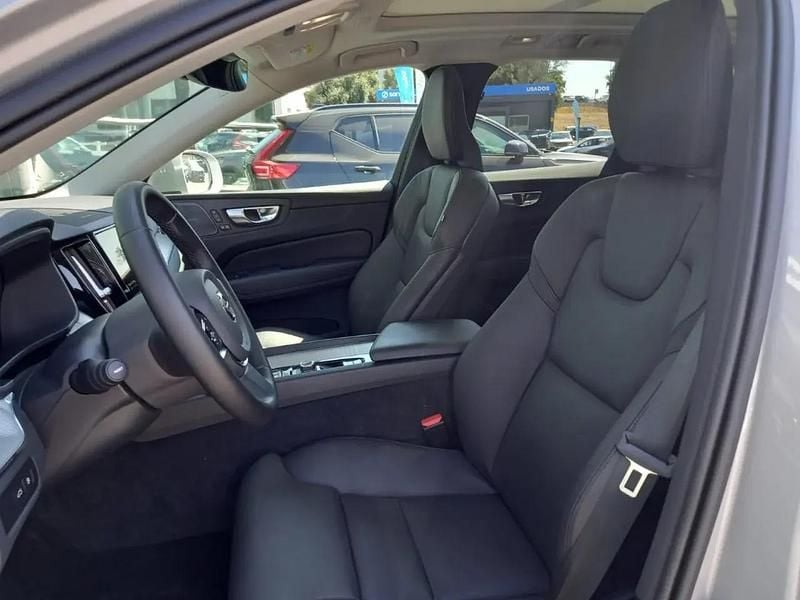 Usado Volvo XC60 Plus 350 HP (257 kW) 2024 Prata SUV
