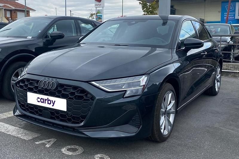 Cinzento Novo 2025 Audi A3 Sportback e-tron Advanced Citadino | € 39.490 (Caro) - Imagem 1/4