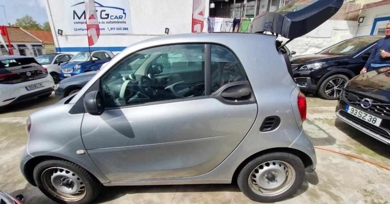 Usado Smart ForTwo Electric Drive 60 kW (82 HP) 2019 Cinzento