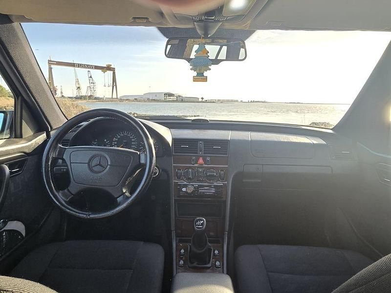 Usado Mercedes C180 122 HP (89 kW) 1996 Carrinha