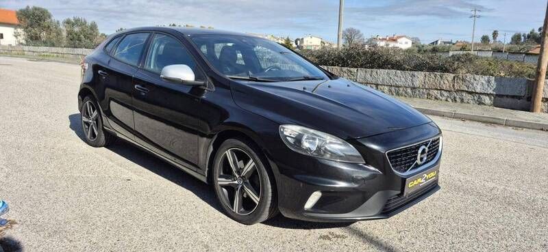 Preto Usado 2016 Volvo V40 R-Design Carrinha | € 14.000 (Preço elevado) - Imagem 1/4