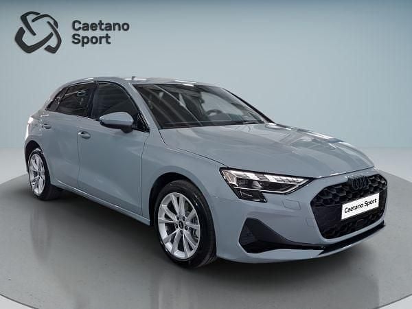 Cinzento Usado 2025 Audi A3 | € 38.490 - Imagem 1/4