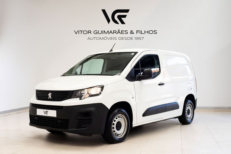 Branco Usado 2021 Peugeot Partner Monovolume | € 17.490 (Preço elevado) - Imagem 1/4
