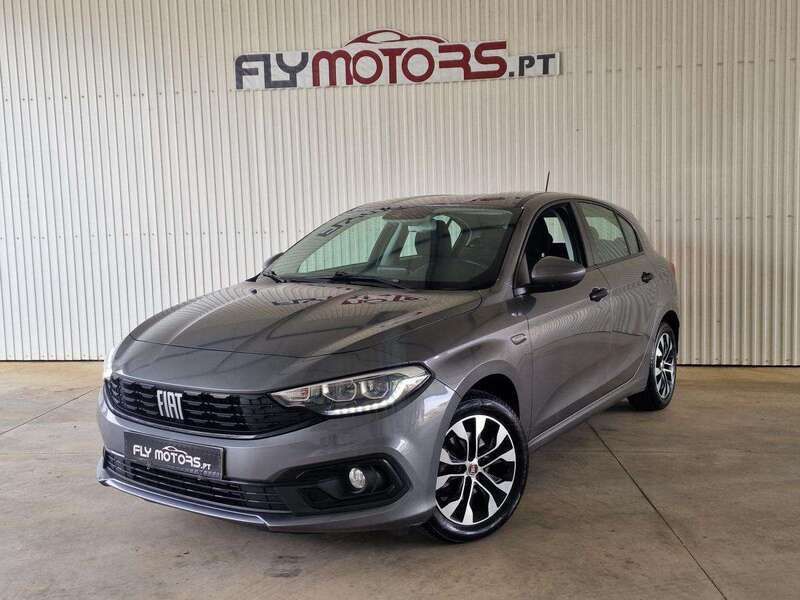 Cinzento Usado 2021 Fiat Tipo | € 13.500 (Preço justo) - Imagem 1/4