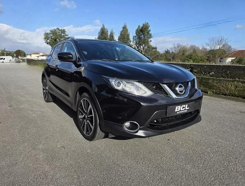 Usado Nissan Qashqai Tekna 110 HP (80 kW) 2015 Preto SUV