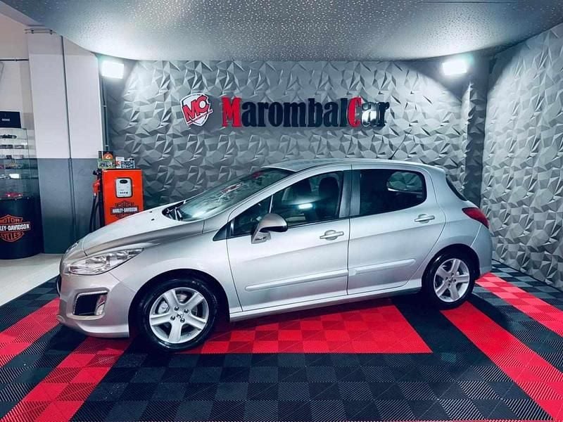 Cinzento Usado 2012 Peugeot 308 | € 6.450 (Preço justo) - Imagem 1/4