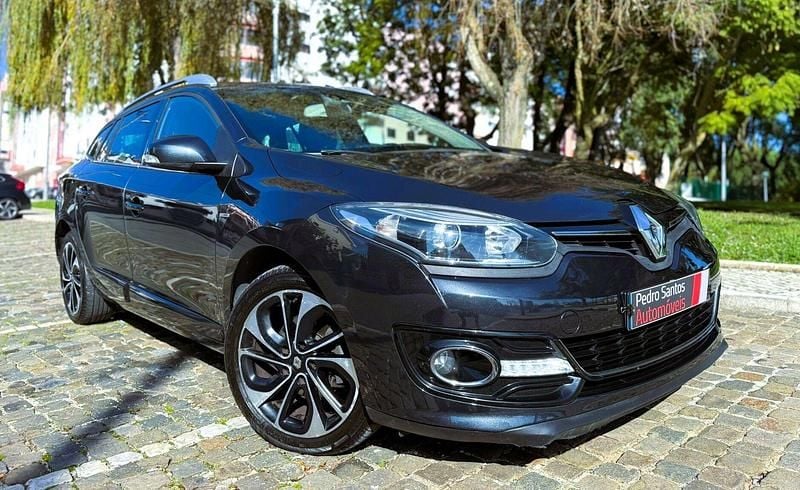 Cinza Usado 2014 Renault Mégane GrandTour Bose Edition Carrinha | € 10.490 (Preço justo) - Imagem 1/4