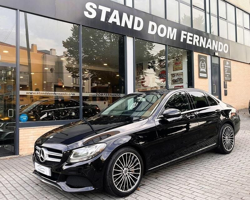 Preto Usado 2016 Mercedes C350e Sedan | € 18.000 - Imagem 1/4