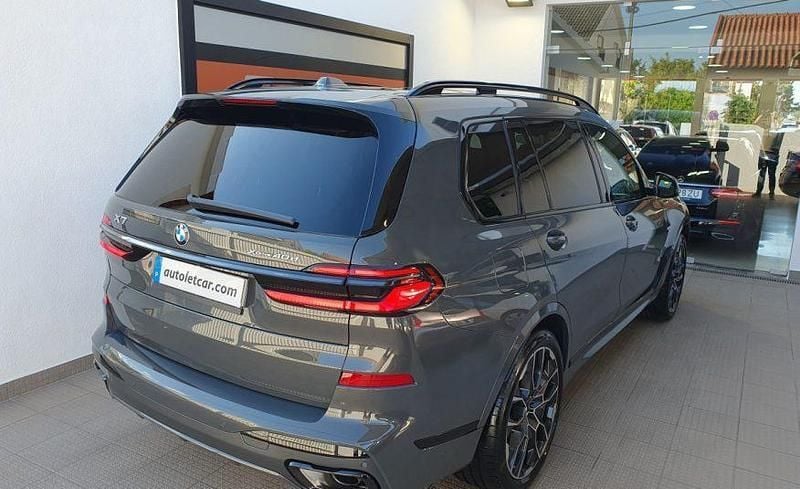 Usado BMW X7 352 HP (258 kW) 2024 Cinzento SUV