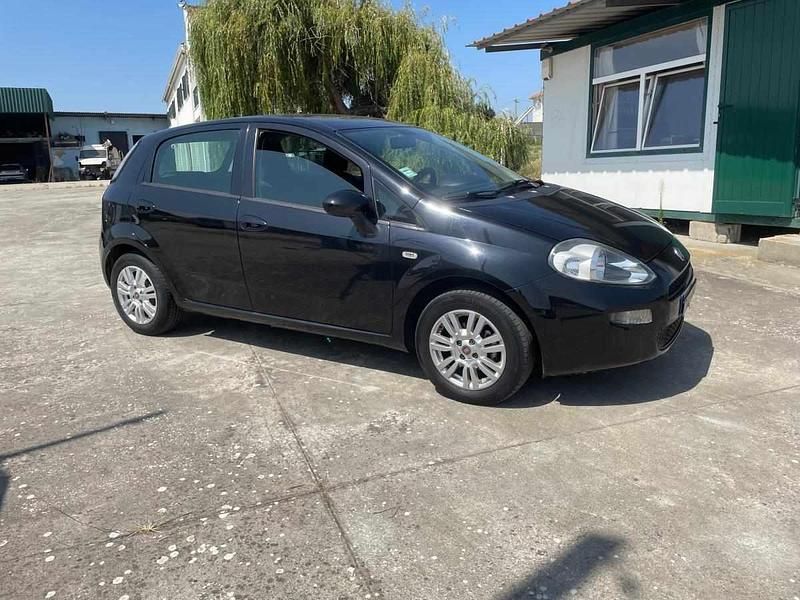 Preto Usado 2013 Fiat Punto Citadino | € 5.500 (Preço justo) - Imagem 1/4