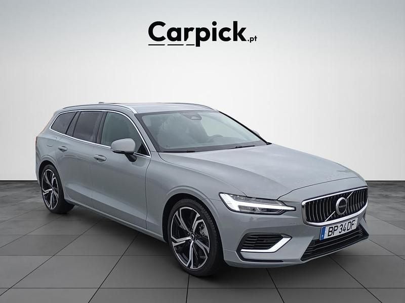 Cinza Usado 2024 Volvo V60 Plus Carrinha | € 41.900 (Preço justo) - Imagem 1/4