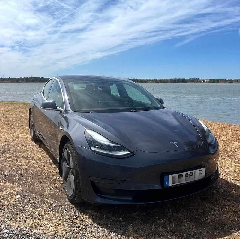 Cinzento Usado 2019 Tesla Model 3 Long Range AWD Sedan | € 19.950 (Preço justo) - Imagem 1/4