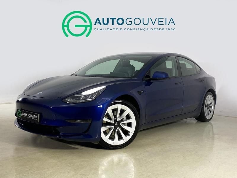 Azul Usado 2020 Tesla Model 3 Sedan | € 27.750 (Preço justo) - Imagem 1/4