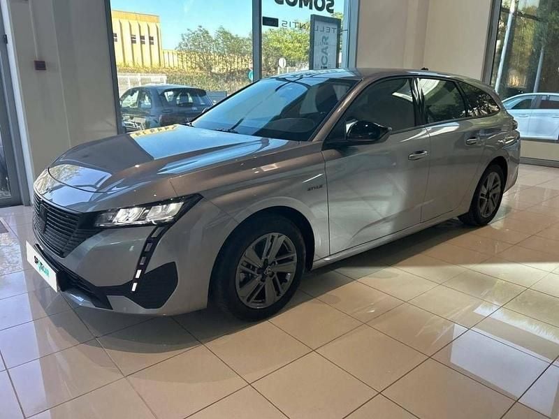 Cinzento Usado 2025 Peugeot 308 | € 27.900 (Super Preço) - Imagem 1/4