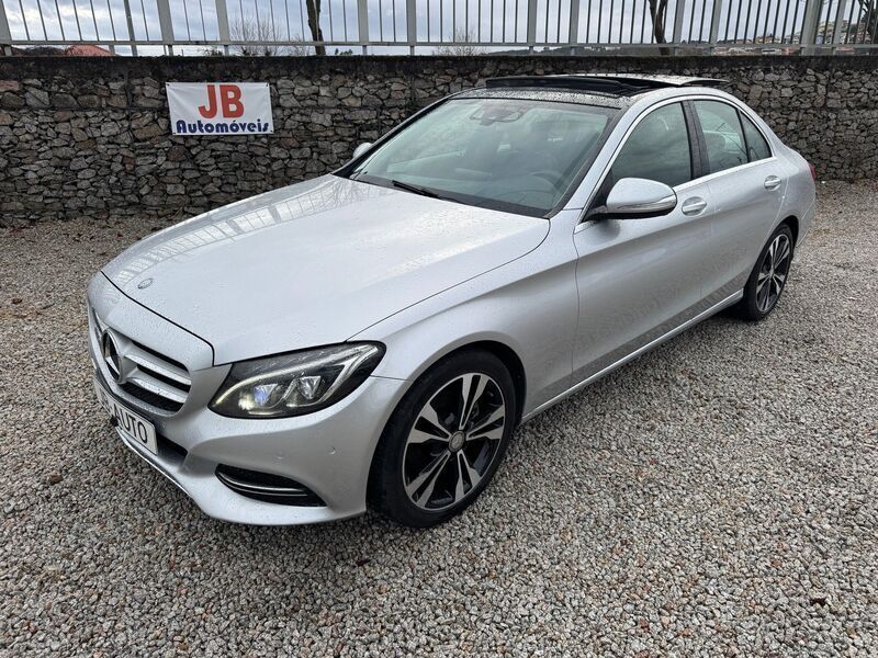 Cinza Usado 2014 Mercedes C220 Avantgarde Sedan | € 22.750 - Imagem 1/4
