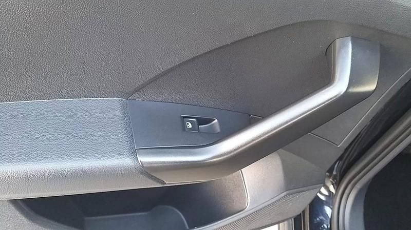 Usado VW T-Cross Life 110 HP (80 kW) 2023 Preto SUV