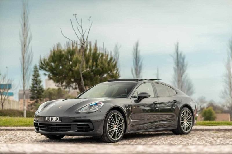 Cinzento (metalizado) Usado 2017 Porsche Panamera 4 Sedan | € 74.900 (Preço justo) - Imagem 1/4