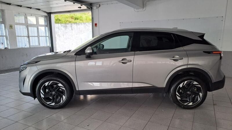 Usado Nissan Qashqai 140 HP (102 kW) 2025 Cinzento SUV