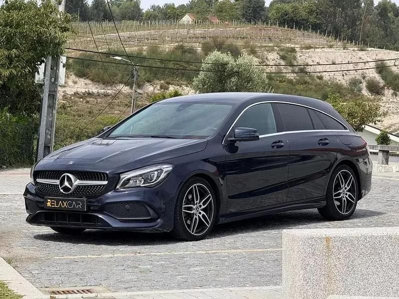 Azul Usado 2017 Mercedes CLA180 Shooting Brake AMG line Carrinha | € 19.999 (Super Preço) - Imagem 1/4