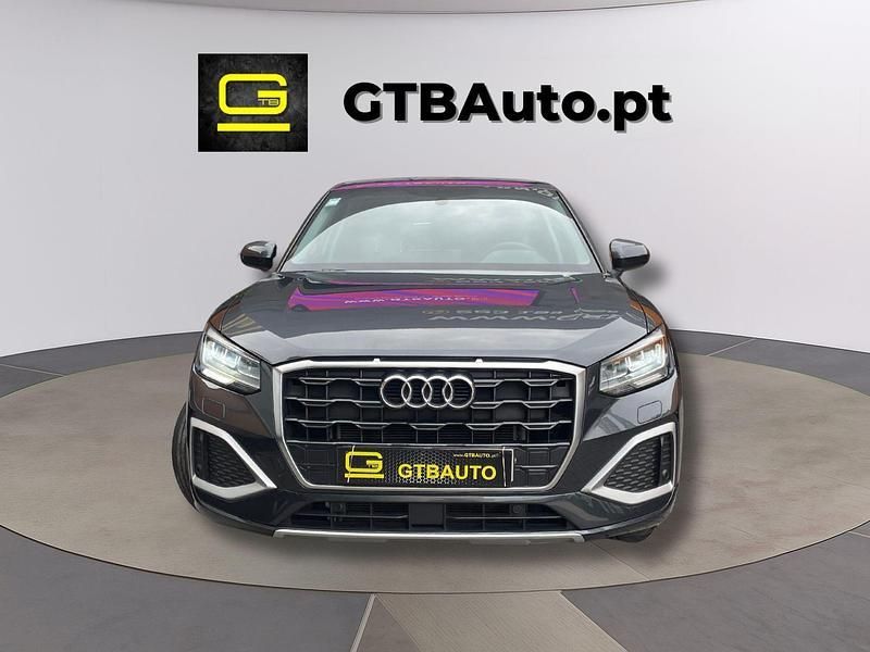 Cinza Usado 2022 Audi Q2 SUV | € 32.900 - Imagem 1/4