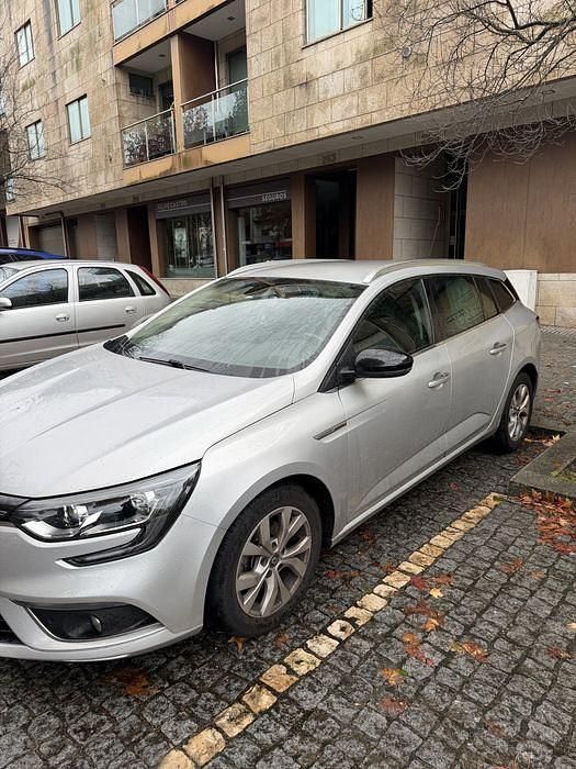 Usado 2019 Renault Mégane IV Sedan | € 12.500 (Bom preço) - Imagem 1/4