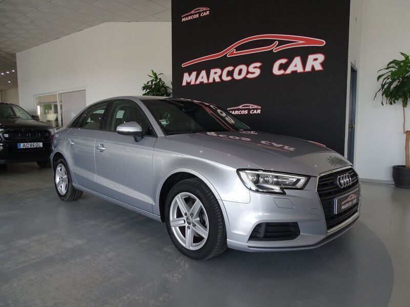 Cinza Usado 2018 Audi A3 Design Sedan | € 19.400 (Preço justo) - Imagem 1/4