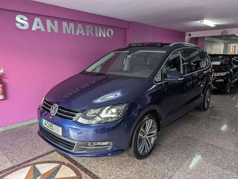 Usado VW Sharan Highline 150 HP (110 kW) 2022 Azul Monovolume