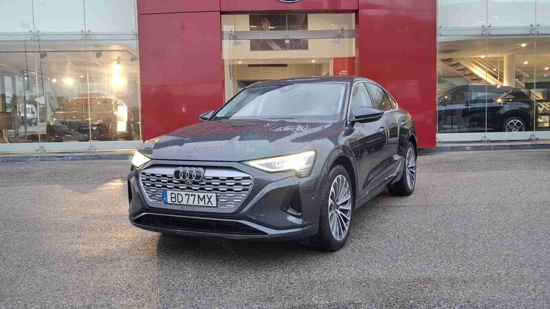 Cinza Usado 2023 Audi Q8 e-tron Advanced SUV | € 64.990 - Imagem 1/4
