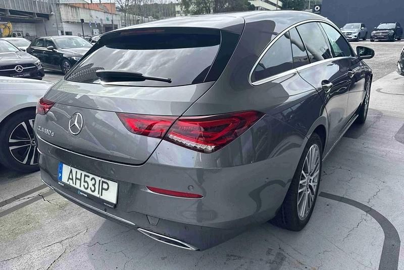 Usado Mercedes CLA180 Progressive 116 HP (85 kW) 2021 Cinzento Sedan