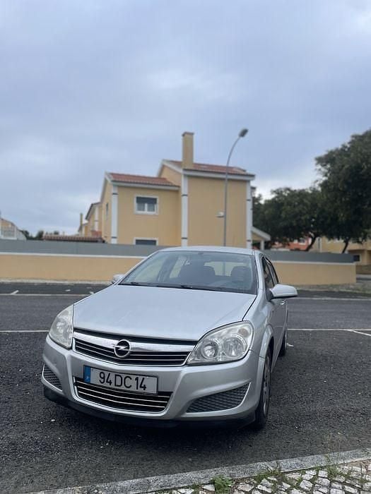 Usado 2007 Opel Astra Sedan | € 3.100 (Preço justo) - Imagem 1/4