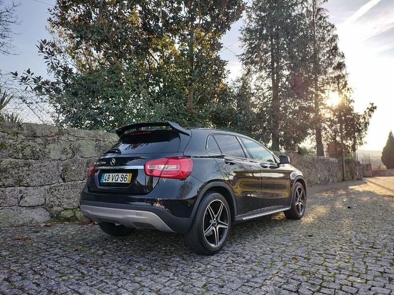 Usado 2015 Mercedes GLA200 SUV | € 17.900 (Bom preço) - Imagem 1/4