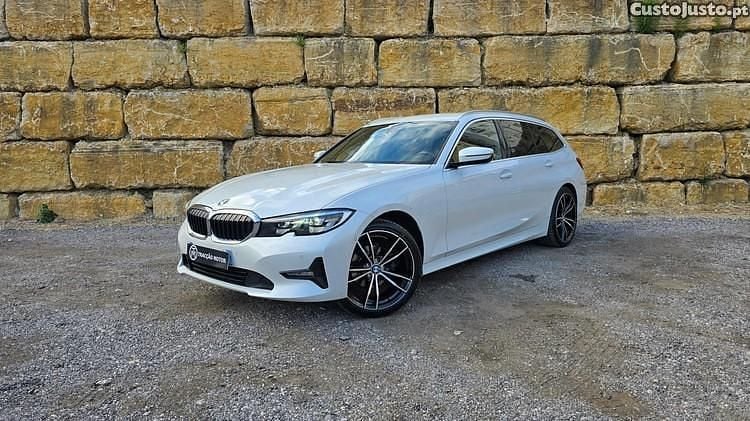 Branco Usado 2021 BMW 318 Sport Line Carrinha | € 30.500 (Caro) - Imagem 1/1