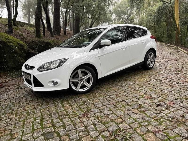 Usado Ford Focus 95 HP (69 kW) 2012 Branco