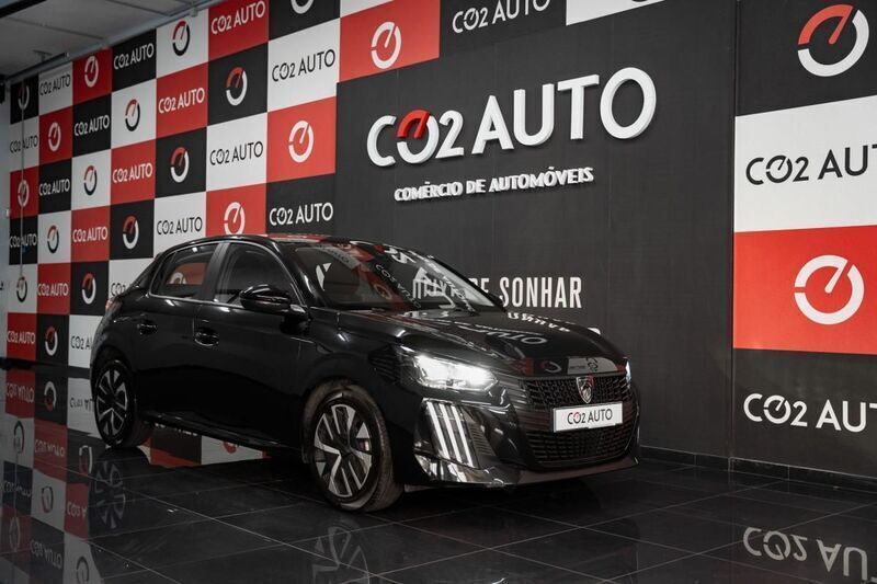 Preto Usado 2024 Peugeot 208 Active Citadino | € 18.900 (Preço justo) - Imagem 1/4