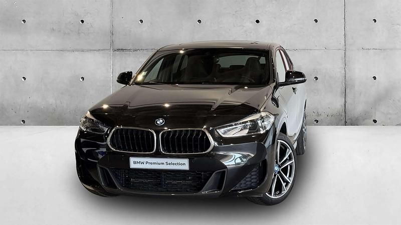 Preto sapphire metalizada Usado 2023 BMW X2 Comfort Edition SUV | € 37.046 - Imagem 1/4