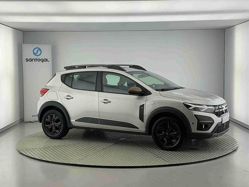 Cinzento Usado 2024 Dacia Sandero Citadino | € 17.400 (Preço justo) - Imagem 1/4