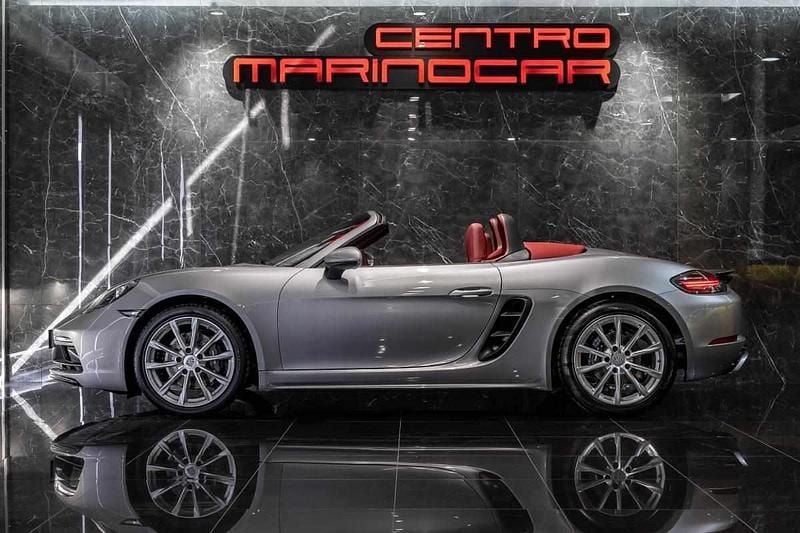 Cinzento Usado 2023 Porsche 718 Coupé | € 91.573 (Preço elevado) - Imagem 1/4