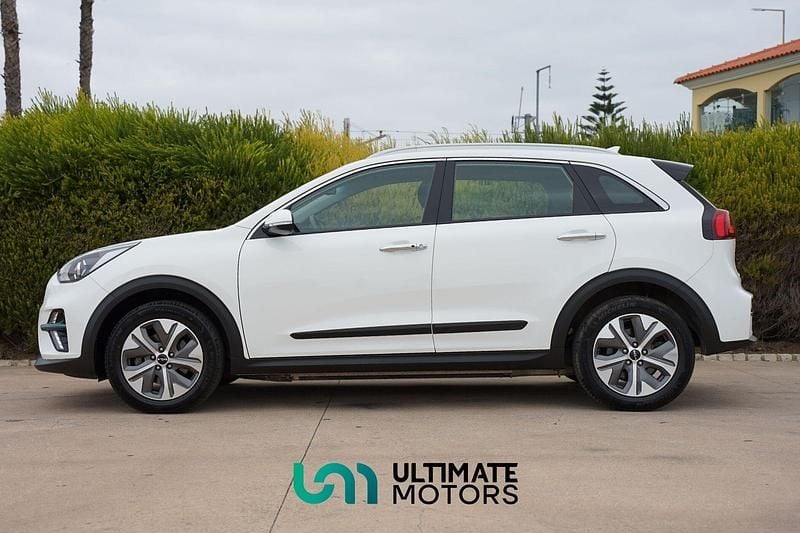 Usado Kia e-Niro 150 kW (204 HP) 2022 Branco SUV